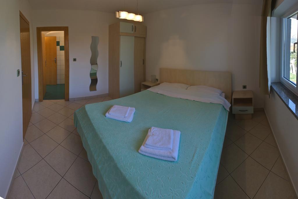 Vis A Vis Apartments Baška Chambre photo