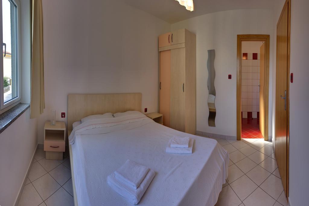 Vis A Vis Apartments Baška Chambre photo